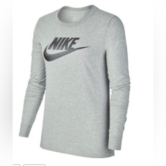 Nike Tops - NWT Nike Long Sleeved Shirt Women’s
